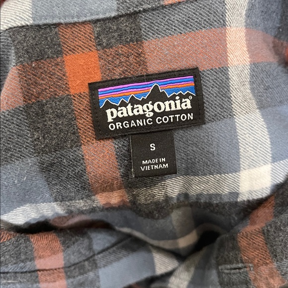 Patagonia Men's Casual Plaid Shirt - Blue and Red - Picture 8 of 9